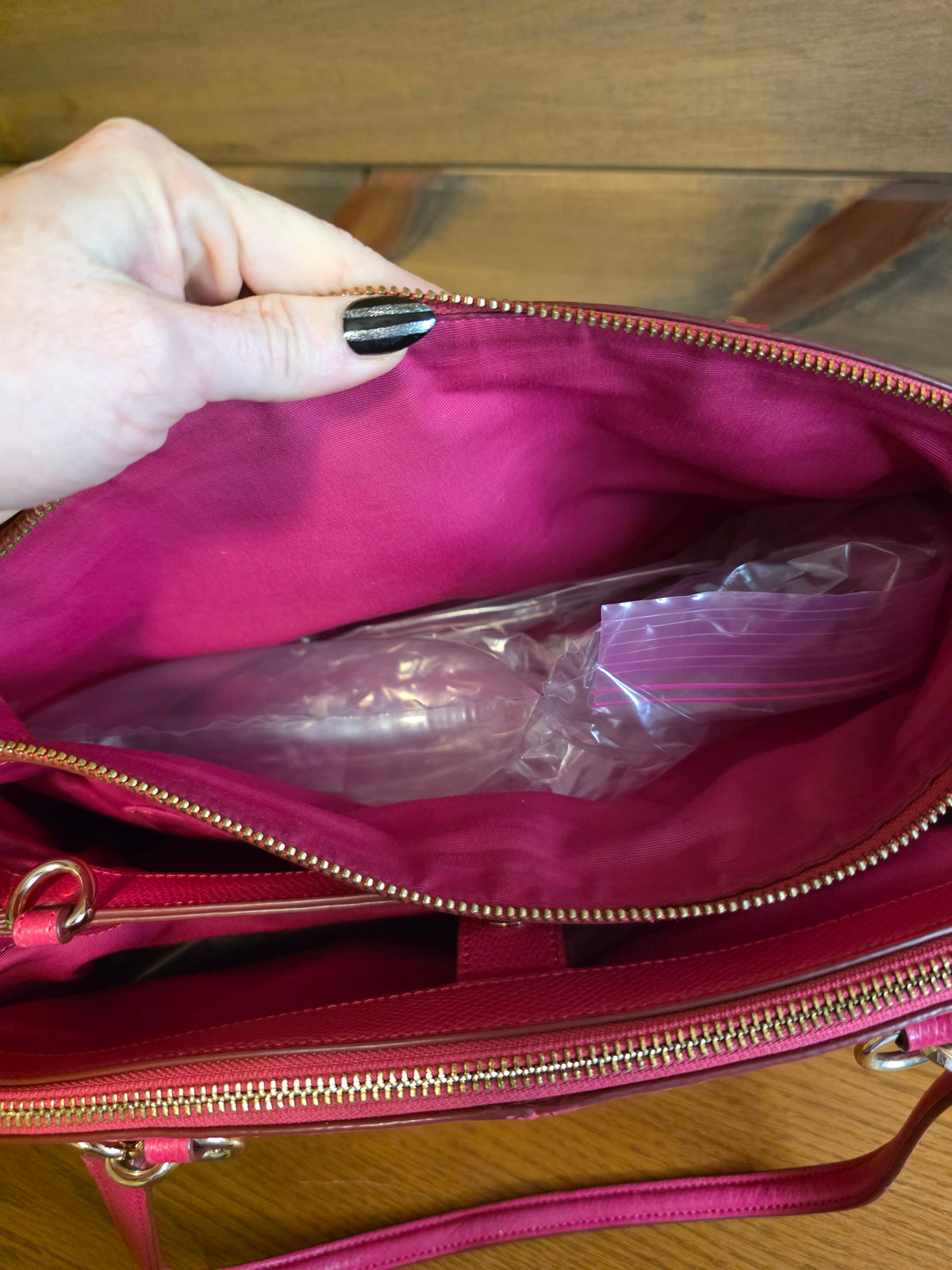 BNB-18 — Coach Hot Pink Leather Tote 🩷